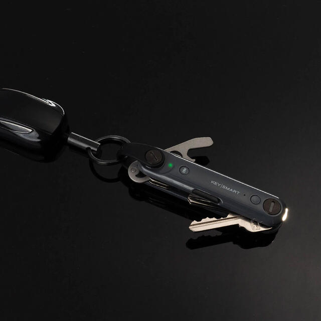 Nøkkelknippe med sporing KeySmart Max STL