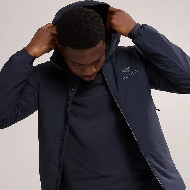 Varmejakke til herre Arc'teryx Atom Hoody M Black Sapphire 