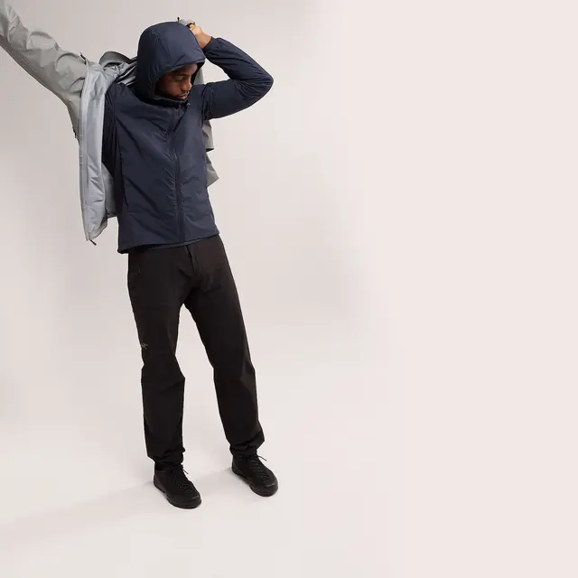 Varmejakke til herre Arc'teryx Atom Hoody M Black Sapphire 