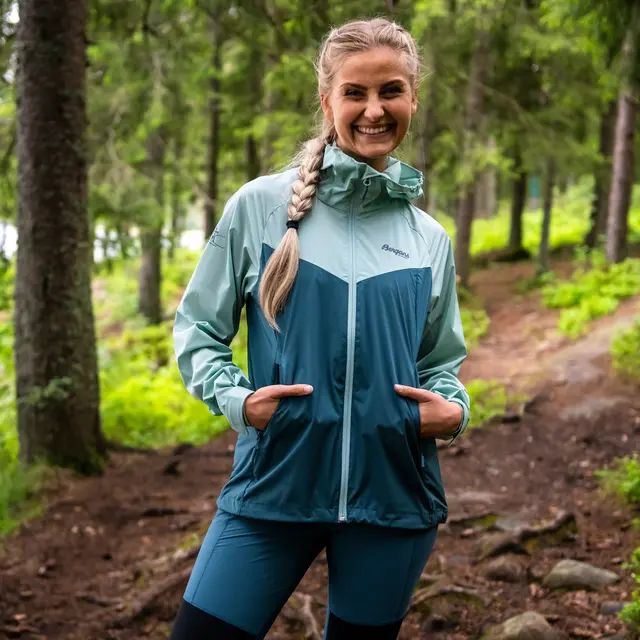 Vindjakke til dame Bergans Microlight Jacket W 21477 