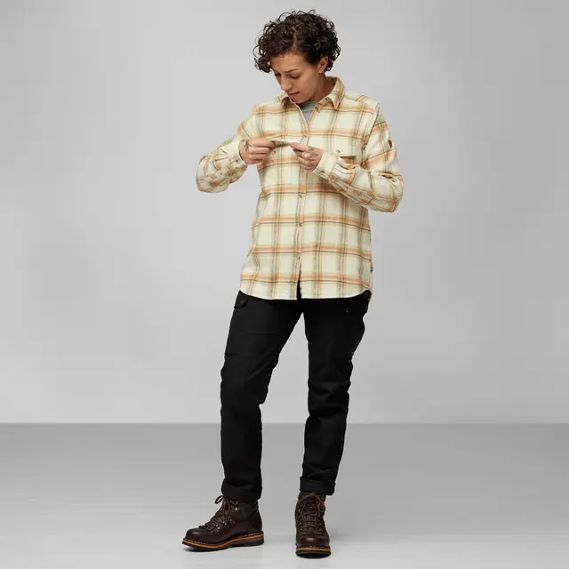Skjorte til dame XS Fjällräven Övik Heavy Flannel W XS 021-1 