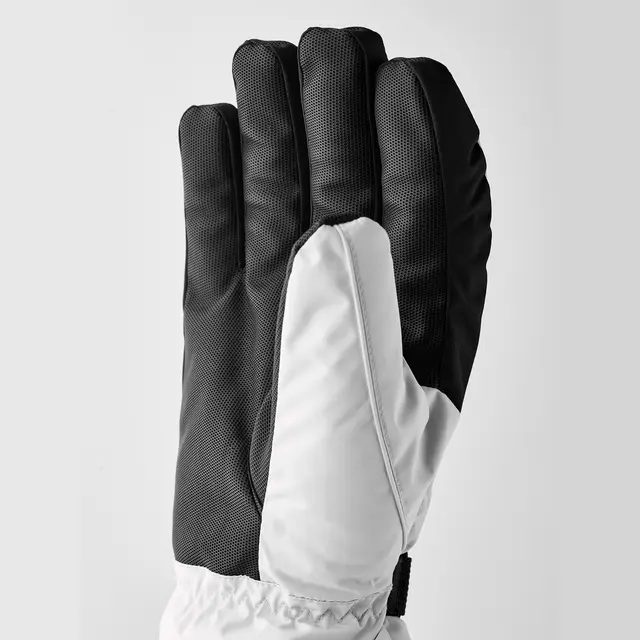 Hansker M Hestra Isaberg Czone 5F 8 030 