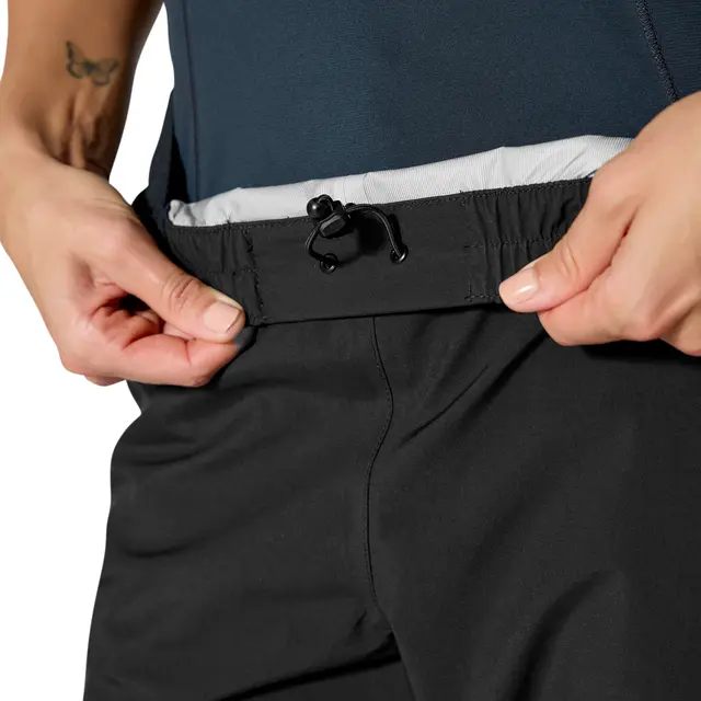 Skallbukse til dame XS Rab Firewall Pants Short W 8 Black 